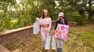 Petite Lily Jordan Small Tight and Naughty - BIGWHORE.COM上的新色情内容