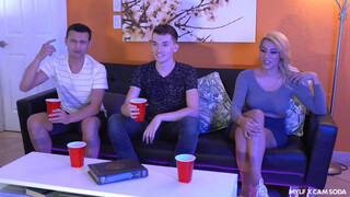 Cheating Wife Valentina Jewels Gets Nailed Missionary Style - HDの情熱的な娼婦 BIGWHORE.COM