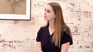Laney Grey & Brad Newman - Hard Work BJ with Natural Tits - prostitutas apaixonadas em HD BIGWHORE.COM