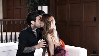 Aiden Ashley & Joanna Angel in Hot Fishnet Deepthroat Scene - โสเภณีที่มีความหลงใหลใน HD BIGWHORE.COM