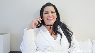 MILF Angelina Castro Sets Fire in the Bedroom - putains passionnées en HD BIGWHORE.COM