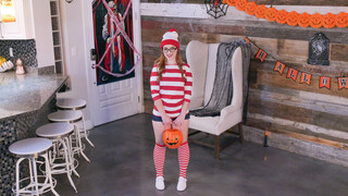 Halloween Treat: Quinton Pounds Tiny Teen Cleo - namiętne dziwki w HD BIGWHORE.COM