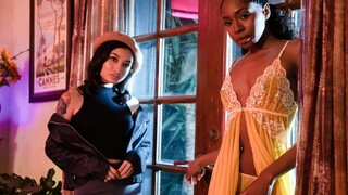 Interracial Lesbian Sex: Brunette & Ebony in 69 - putains passionnées en HD BIGWHORE.COM