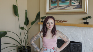 Ike Diezel Gets Blown by Young Chloe Carter - gepassioneerde hoeren in HD BIGWHORE.COM