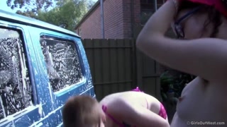 Alexx & Rosie’s Steamy Carwash Encounter - gái điếm đam mê ở HD BIGWHORE.COM