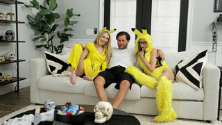 Halloween Threesome With Blonde & Brunette Step Sisters - namiętne dziwki w HD BIGWHORE.COM