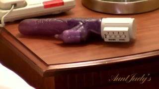 Kelly loves playing with her vibrator - puttane appassionate in HD BIGWHORE.COM