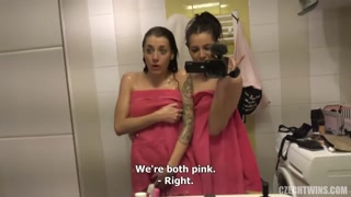 Twins from Europe Get Wild - putains passionnées en HD BIGWHORE.COM