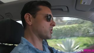 Blonde car crash slut shows off her tight holes - putains passionnées en HD BIGWHORE.COM