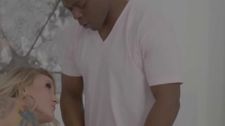 Interracial MILF Charley Hart Earns Rent with Wild Sex - putains passionnées en HD BIGWHORE.COM