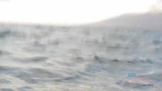 Ashlynn Taylor's Ocean-Fresh Hairy Pussy - โสเภณีที่มีความหลงใหลใน HD BIGWHORE.COM
