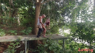 Backdoor Fuck On A Swing Outside By The River - HD में उत्तेजित वेश्याएं BIGWHORE.COM