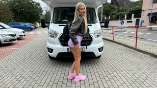 RV Rehab: Zlata Shine Gets Oral Help from Charlie Dean Outdoors - vášnivé děvky v HD BIGWHORE.COM