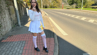 Una Fairy's Blind Date with Nick Ross Turns Into Outdoor BJ - HD में उत्तेजित वेश्याएं BIGWHORE.COM