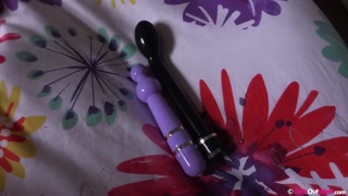 Barbie’s Big Tits & Hairy Pussy - Brush Action - namiętne dziwki w HD BIGWHORE.COM