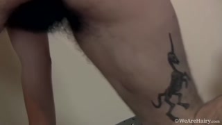 Hairy pussy Harley strips and rubs her clit hard - prostitutas apaixonadas em HD BIGWHORE.COM