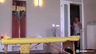 Oily Boob Massage with Big Tits Barbara Angel - leidenschaftliche Huren in HD BIGWHORE.COM