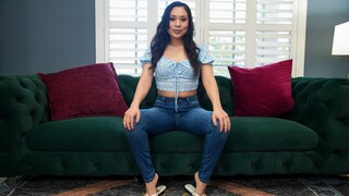 Shaved Stepmom With Big Ass Teaches a Lesson - namiętne dziwki w HD BIGWHORE.COM