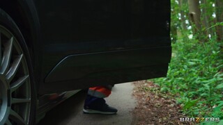 Fix My Engine, Then Fuck Me Doggystyle - putains passionnées en HD BIGWHORE.COM