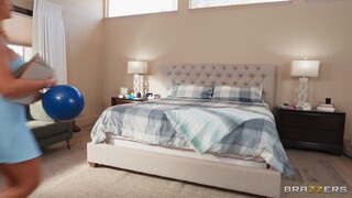 Prude Pussy Gets Pounded By Athletic Slut - puttane appassionate in HD BIGWHORE.COM