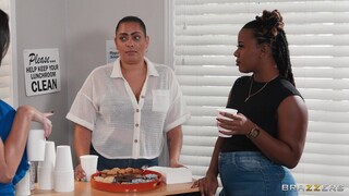 Big Cock, Bigger Appetite: Ivy's Story - putains passionnées en HD BIGWHORE.COM