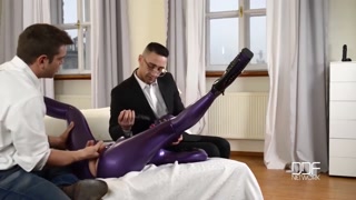 Threesome Latex Spanking - Latex Lucy Loves the Pain - putains passionnées en HD BIGWHORE.COM