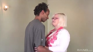 Chubby Blonde Granny Takes Massive Black Cock - prostitutas apaixonadas em HD BIGWHORE.COM