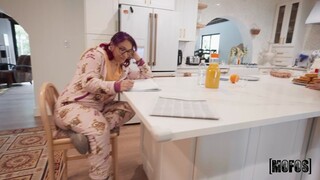 Blowjob Breakfast Bonanza - HDの情熱的な娼婦 BIGWHORE.COM