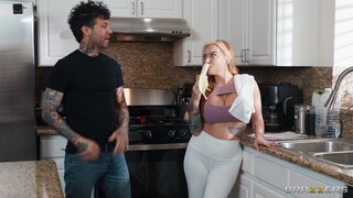 Cubbi's Got a Way with Words and a Love for Sex Toys - curve pasionate în HD BIGWHORE.COM
