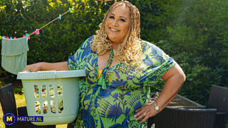 Afrodite, the Big Titted Stepmom, Fucks Her Stepson Hard - putains passionnées en HD BIGWHORE.COM