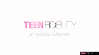 Teen Slut Chloe Temple Drenched in Hardcore Action - gepassioneerde hoeren in HD BIGWHORE.COM