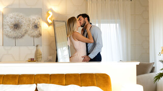 Sheer Desire: A Steamy Indoor Session - vášnivé děvky v HD BIGWHORE.COM