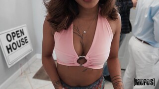 Open Blouse, Open Legs with Katty Rich - putas apasionadas en HD BIGWHORE.COM
