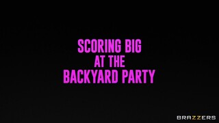  Interracial Party With Elana Bunnz  - putains passionnées en HD BIGWHORE.COM