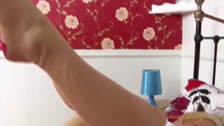 Sexy Anna Joy Plays Alone in Stockings - putains passionnées en HD BIGWHORE.COM
