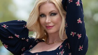 Open House Sex – Brunette & Blonde Masturbate & Kiss in Stockings - puttane appassionate in HD BIGWHORE.COM