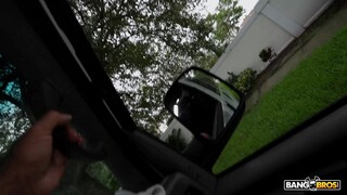 Car Sex: Doggystyle and Pussy Licking - HDの情熱的な娼婦 BIGWHORE.COM