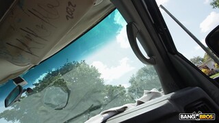 Cowgirl Charlotte's Bus Blowjob - ny porr på BIGWHORE.COM
