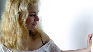 Blowjob and Massage for Cute Blonde Nisha - passionate whores in HD BIGWHORE.COM