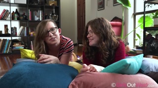 Maple and Amelia: Hairy Conversations About Wellness - HDの情熱的な娼婦 BIGWHORE.COM