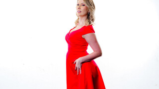  MILF Sydney's Big Donation  - leidenschaftliche Huren in HD BIGWHORE.COM