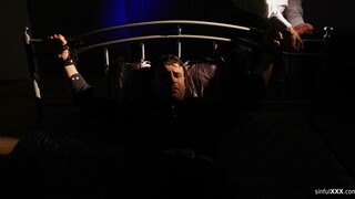 Face Sitting & Handjob: Learn the Ropes II Continues - prostitutas apaixonadas em HD BIGWHORE.COM
