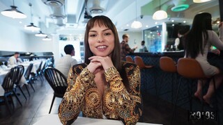 Blowjob at the Fancy Diner - HDの情熱的な娼婦 BIGWHORE.COM