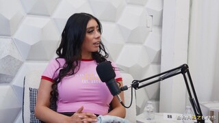Latina and Black Beauties in Episode 8: The Brazzers Podcast - putains passionnées en HD BIGWHORE.COM