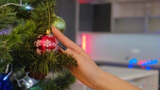 Strawberry's First DAP: A Christmas Blowjob & Anal Extravaganza - โสเภณีที่มีความหลงใหลใน HD BIGWHORE.COM