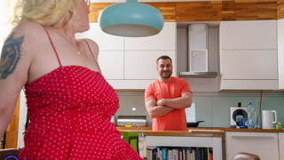 Celeste Sucks Toms XXXL's Big Fat Cock - gepassioneerde hoeren in HD BIGWHORE.COM