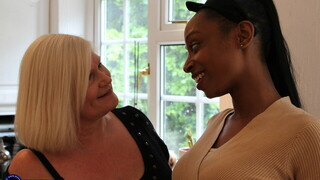 Shaved Pussies and Sex Toys with Lacey Starr and Lola Marie - HD में उत्तेजित वेश्याएं BIGWHORE.COM