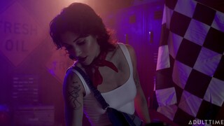 Shemale Jade Venus Gets Rimmed - putains passionnées en HD BIGWHORE.COM