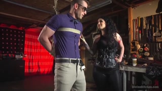 Devilish Arabelle Raphael Teases Nerdy Guy with Pussy Worship - namiętne dziwki w HD BIGWHORE.COM