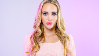Skinny Sex: Blonde Beauties Parker and Barbie Get Down - putains passionnées en HD BIGWHORE.COM